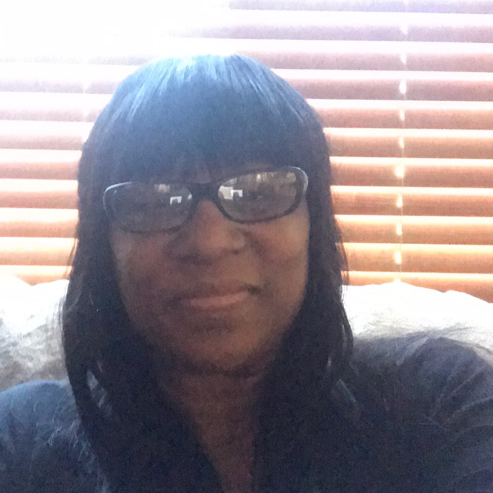 Meet your Posher, Lorriea